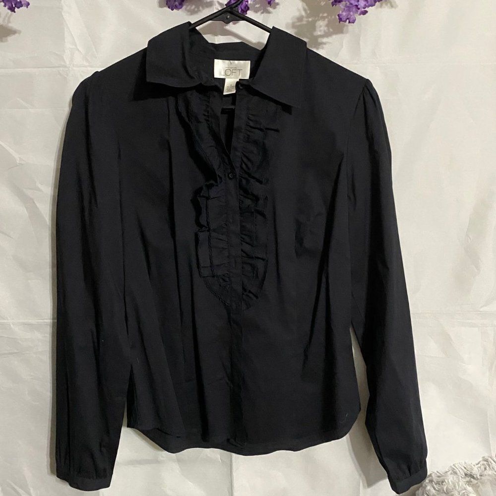 Anne Taylor BLACK RUFFLE BUTTON UP SHIRT.